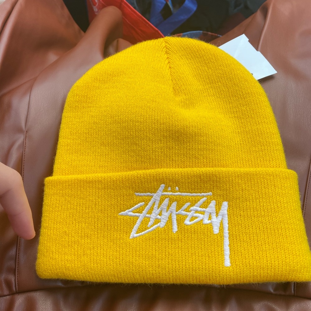 yellow stussy beanie - Picture 3 of 5